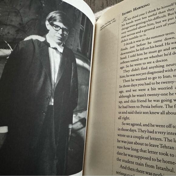 STEPHEN HAWKING'S A BRIEF HISTORY OF TIME : A Reader's Companion. First Edition - Picture 9 of 11